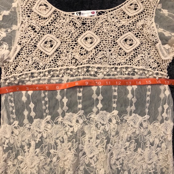 Ladies Ivory Shirt - Picture 3 of 3